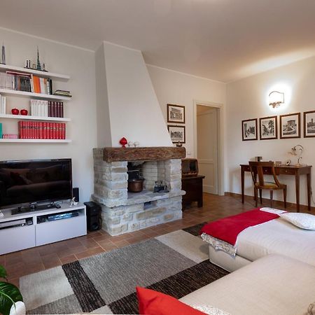 Altra Meta B&B Губио Екстериор снимка