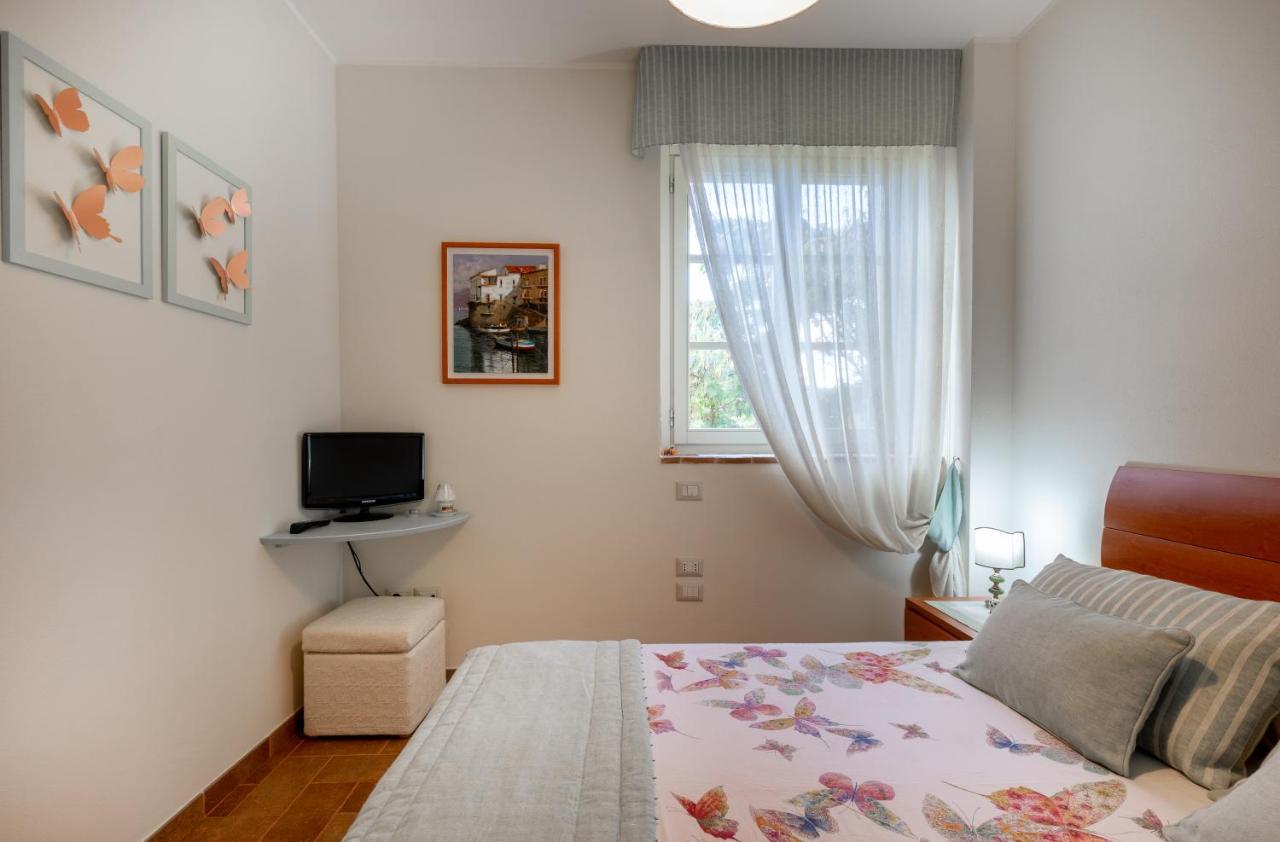 Altra Meta B&B Губио Екстериор снимка