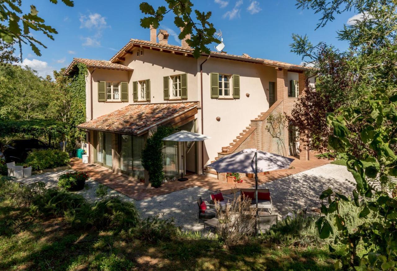 Altra Meta B&B Губио Екстериор снимка