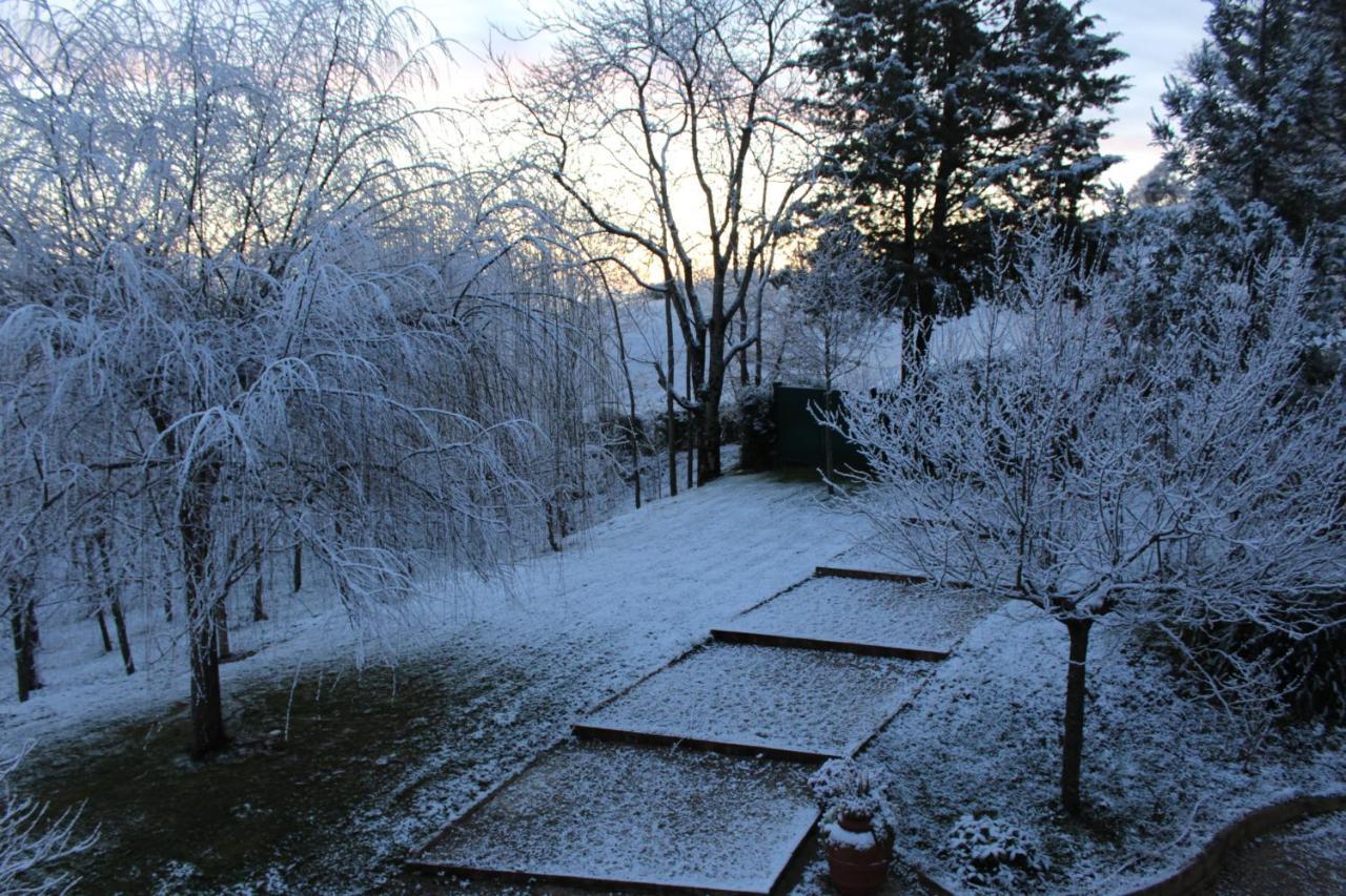 Altra Meta B&B Губио Екстериор снимка